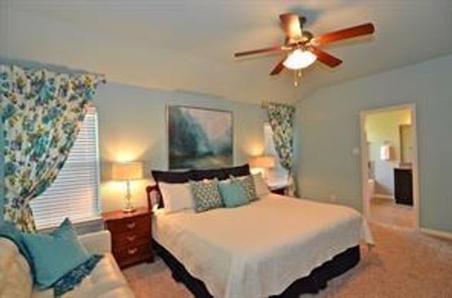 104 Tom Kite DR, Round Rock, TX 78664