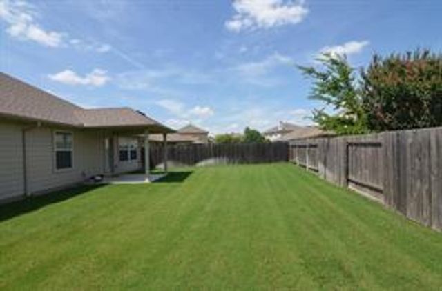 104 Tom Kite DR, Round Rock, TX 78664