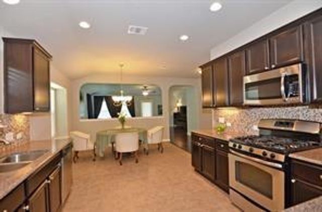 104 Tom Kite DR, Round Rock, TX 78664