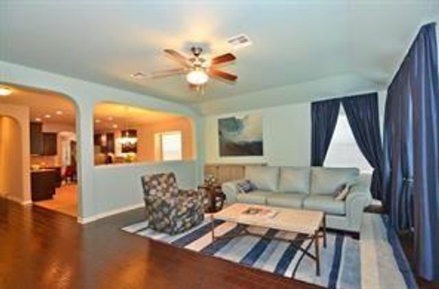 104 Tom Kite DR, Round Rock, TX 78664