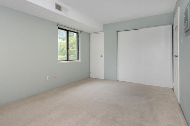 14 Village Green Lane 7, Natick, MA 01760