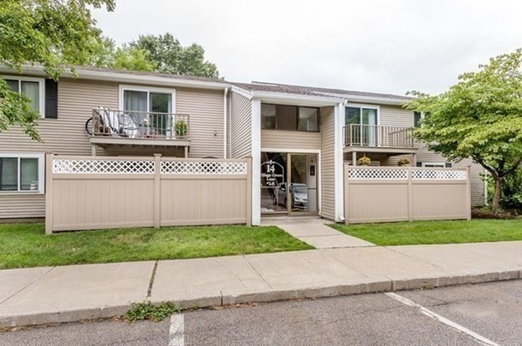 14 Village Green Lane 7, Natick, MA 01760
