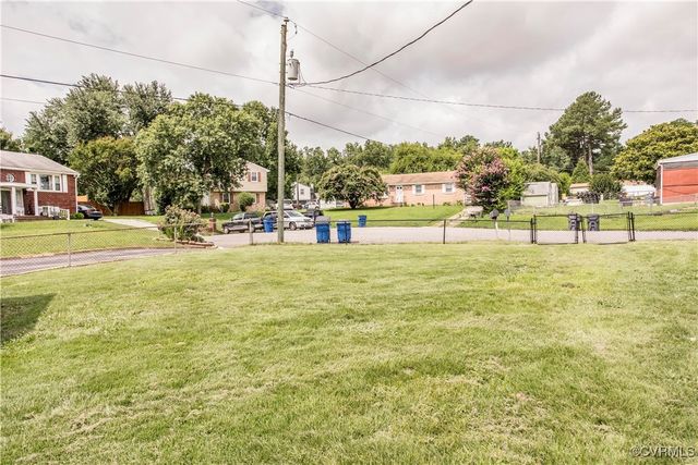 4515 Winterbourne Dr, South Chesterfield, VA 23803