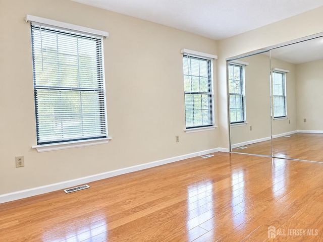 240 Hampshire Court, Piscataway, NJ 08854