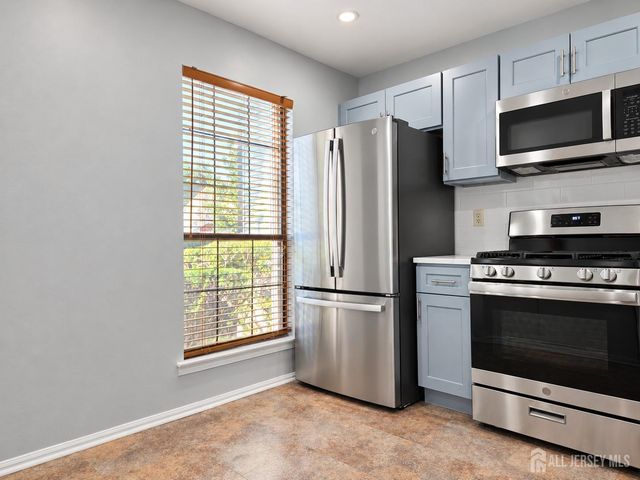 240 Hampshire Court, Piscataway, NJ 08854