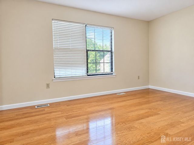 240 Hampshire Court, Piscataway, NJ 08854