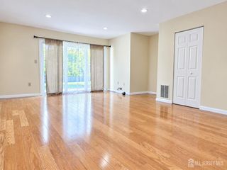 240 Hampshire Court, Piscataway, NJ 08854