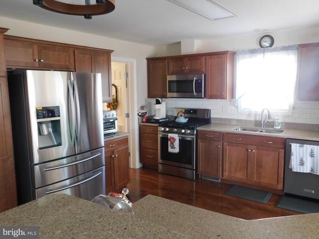 14 WREN DR, Bechtelsville, PA 19505
