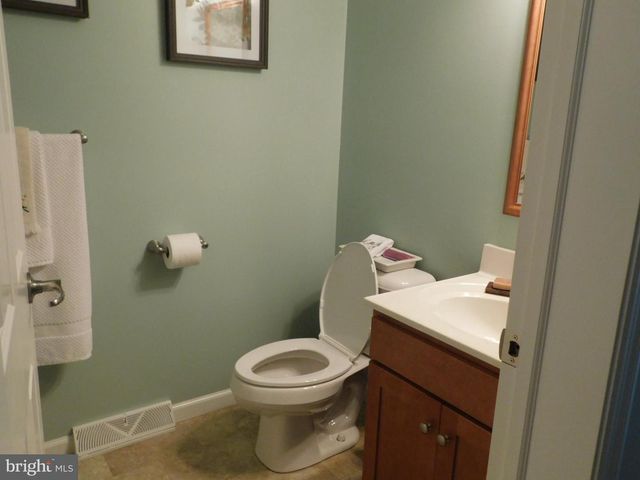 14 WREN DR, Bechtelsville, PA 19505