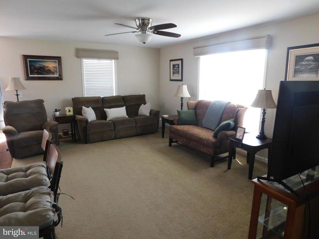 14 WREN DR, Bechtelsville, PA 19505