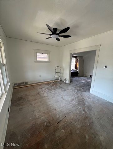 658 E 92nd Street, Cleveland, OH 44108