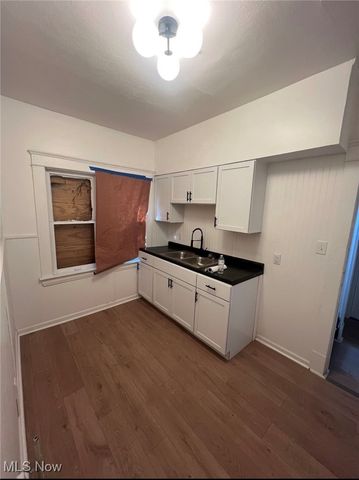 658 E 92nd Street, Cleveland, OH 44108