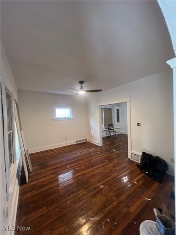 658 E 92nd Street, Cleveland, OH 44108