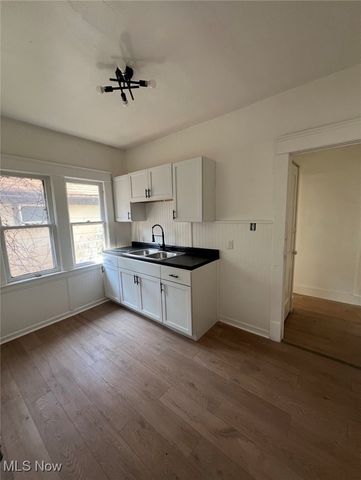 658 E 92nd Street, Cleveland, OH 44108