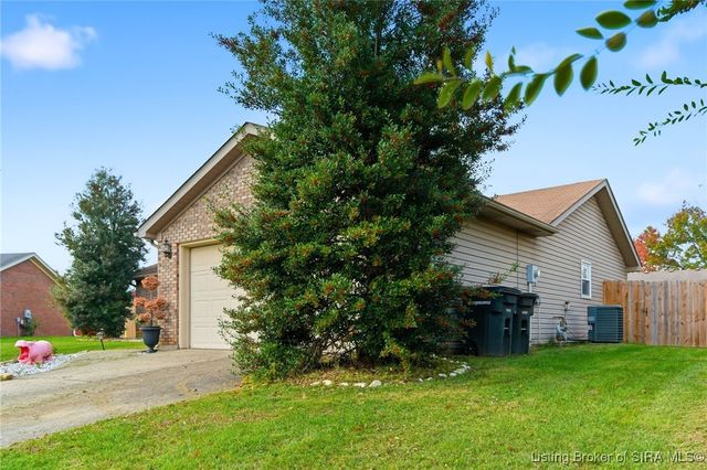 2504 Muscovy Court, Jeffersonville, IN 47130