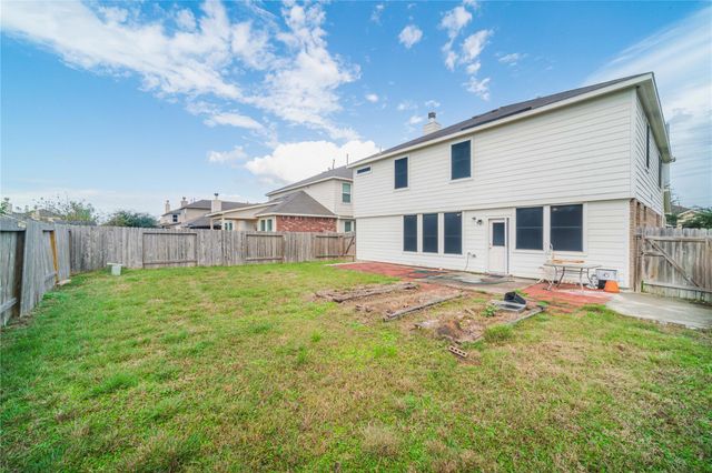 1315 Squire Drive, Baytown, TX 77521