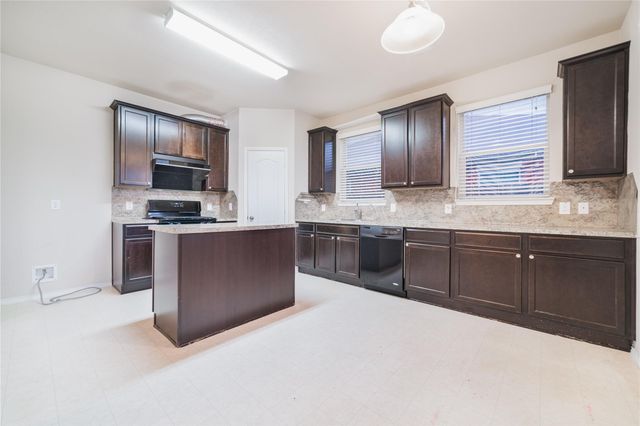 1315 Squire Drive, Baytown, TX 77521