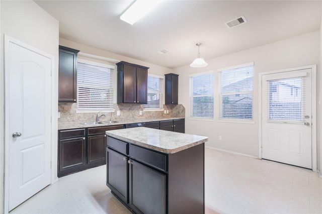 1315 Squire Drive, Baytown, TX 77521