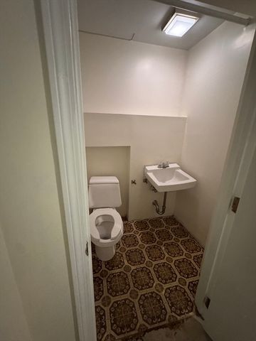 466 Merrimack Street, Lowell, MA 01854