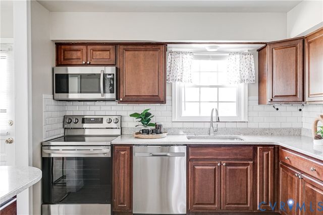 8002 Moorefield Rd, Henrico, VA 23229