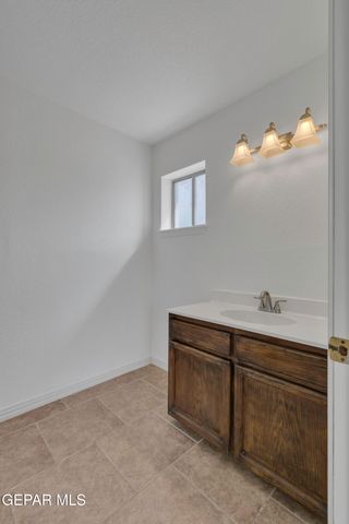 943 Quail Mesa Drive, Socorro, TX 79927