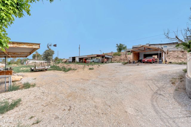 943 Quail Mesa Drive, Socorro, TX 79927