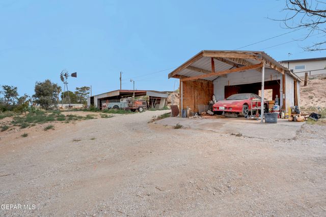 943 Quail Mesa Drive, Socorro, TX 79927