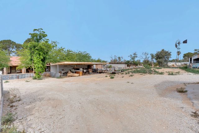 943 Quail Mesa Drive, Socorro, TX 79927
