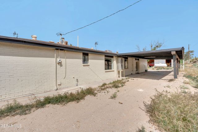 943 Quail Mesa Drive, Socorro, TX 79927
