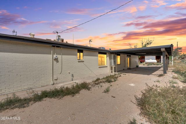 943 Quail Mesa Drive, Socorro, TX 79927