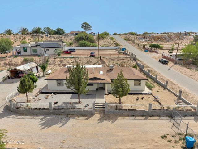 943 Quail Mesa Drive, Socorro, TX 79927