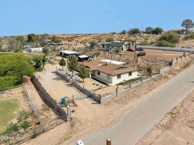 943 Quail Mesa Drive, Socorro, TX 79927