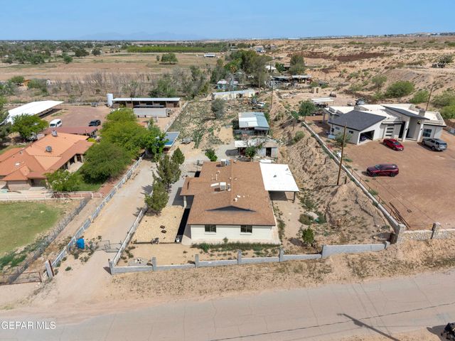943 Quail Mesa Drive, Socorro, TX 79927