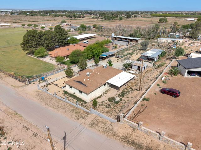 943 Quail Mesa Drive, Socorro, TX 79927