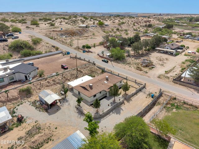 943 Quail Mesa Drive, Socorro, TX 79927