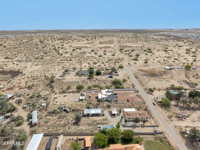943 Quail Mesa Drive, Socorro, TX 79927