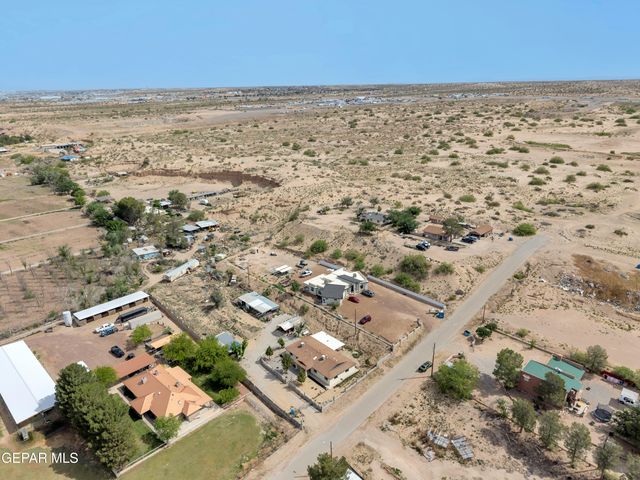 943 Quail Mesa Drive, Socorro, TX 79927