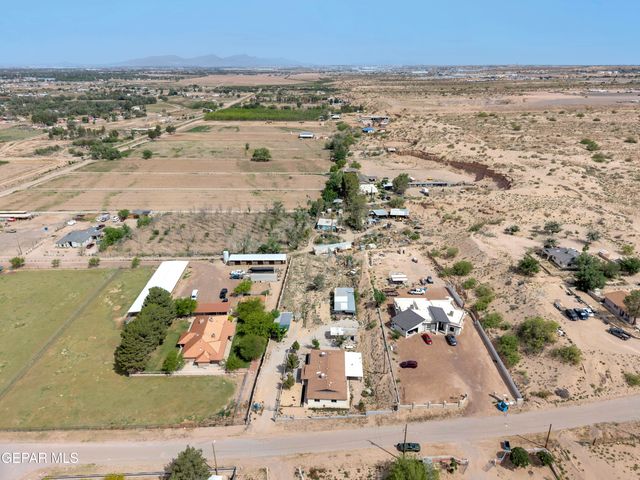 943 Quail Mesa Drive, Socorro, TX 79927