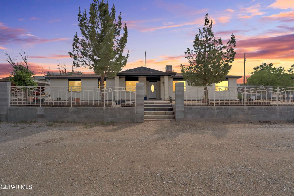943 Quail Mesa Drive, Socorro, TX 79927