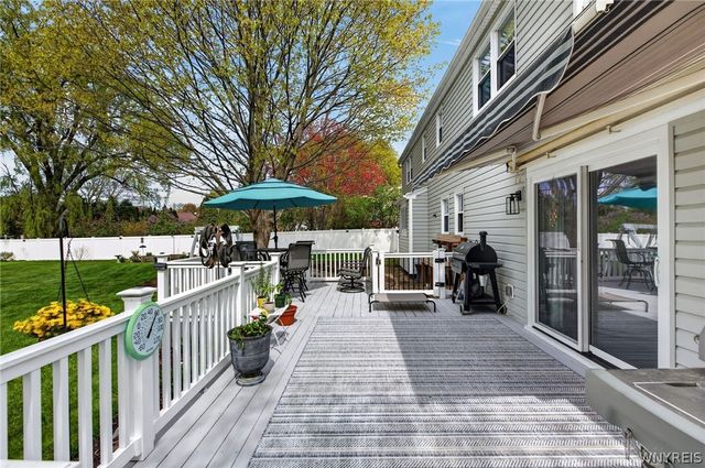 389 Hawthorne Place, Porter, NY 14174