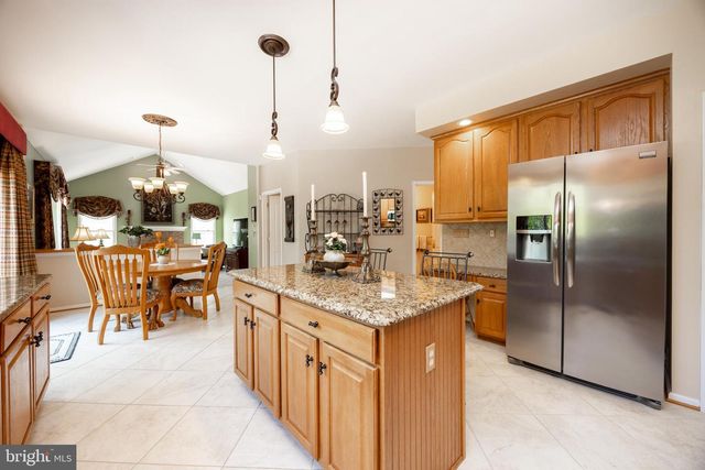 1345 WOODED KNLS, West Chester, PA 19382