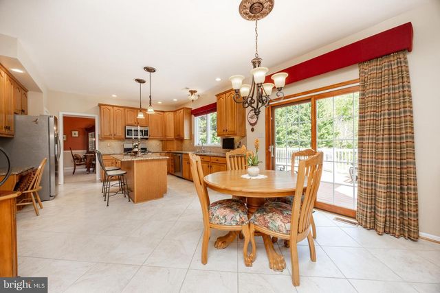 1345 WOODED KNLS, West Chester, PA 19382