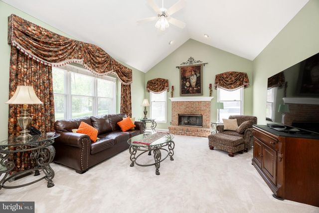 1345 WOODED KNLS, West Chester, PA 19382