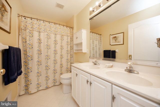 1345 WOODED KNLS, West Chester, PA 19382