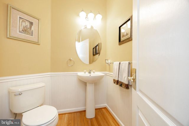 1345 WOODED KNLS, West Chester, PA 19382