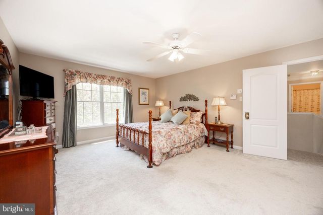 1345 WOODED KNLS, West Chester, PA 19382