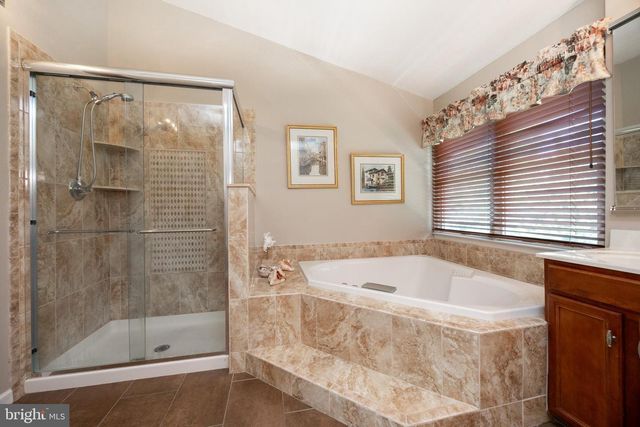 1345 WOODED KNLS, West Chester, PA 19382