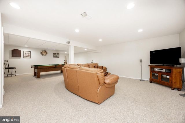 1345 WOODED KNLS, West Chester, PA 19382