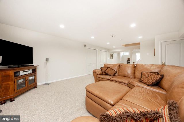 1345 WOODED KNLS, West Chester, PA 19382