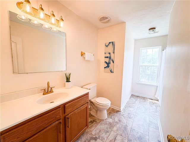 13631 Laketree Dr, Chester, VA 23831